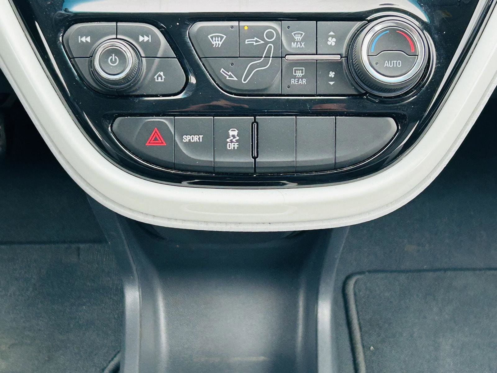 Used 2019 Chevrolet Bolt LT image 18