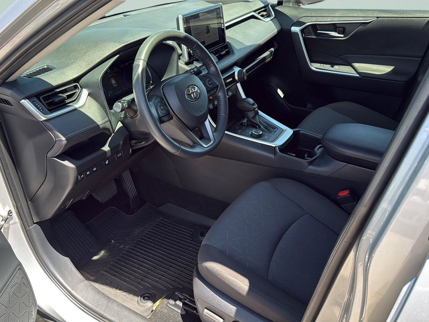 Used 2024 Toyota RAV4 XLE w/ Convenience Package AWD/4WD image 19
