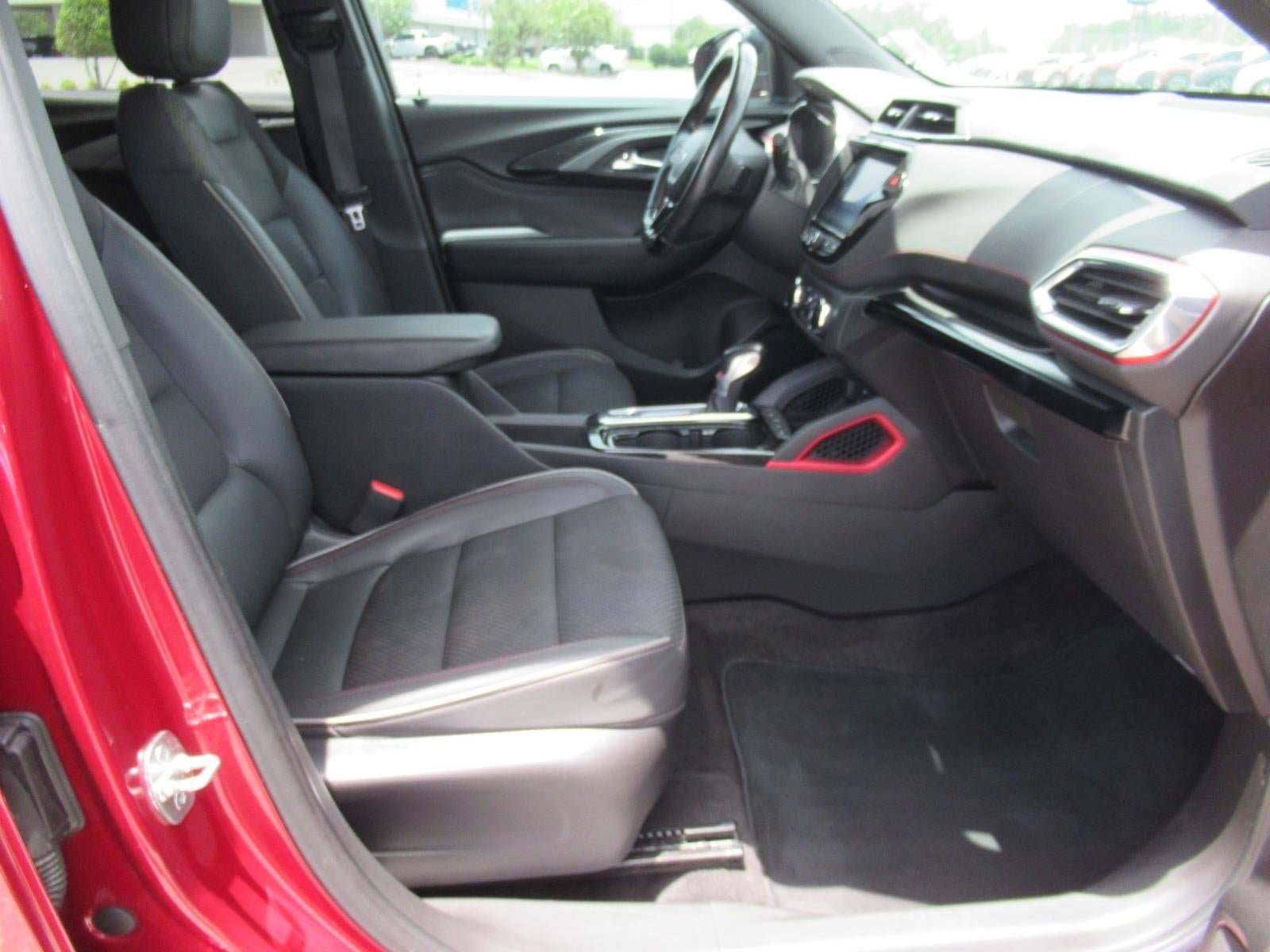 Used 2021 Chevrolet TrailBlazer RS w/ Technology Package FWD image 10