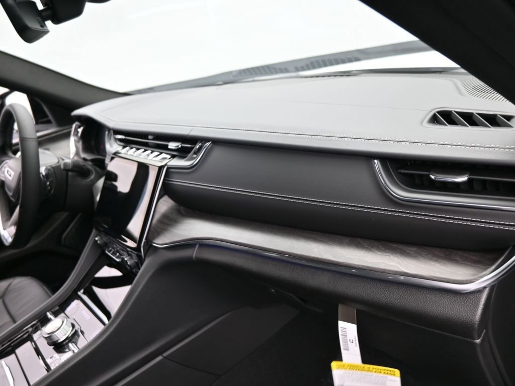 Used 2024 Jeep Grand Cherokee Overland image 19