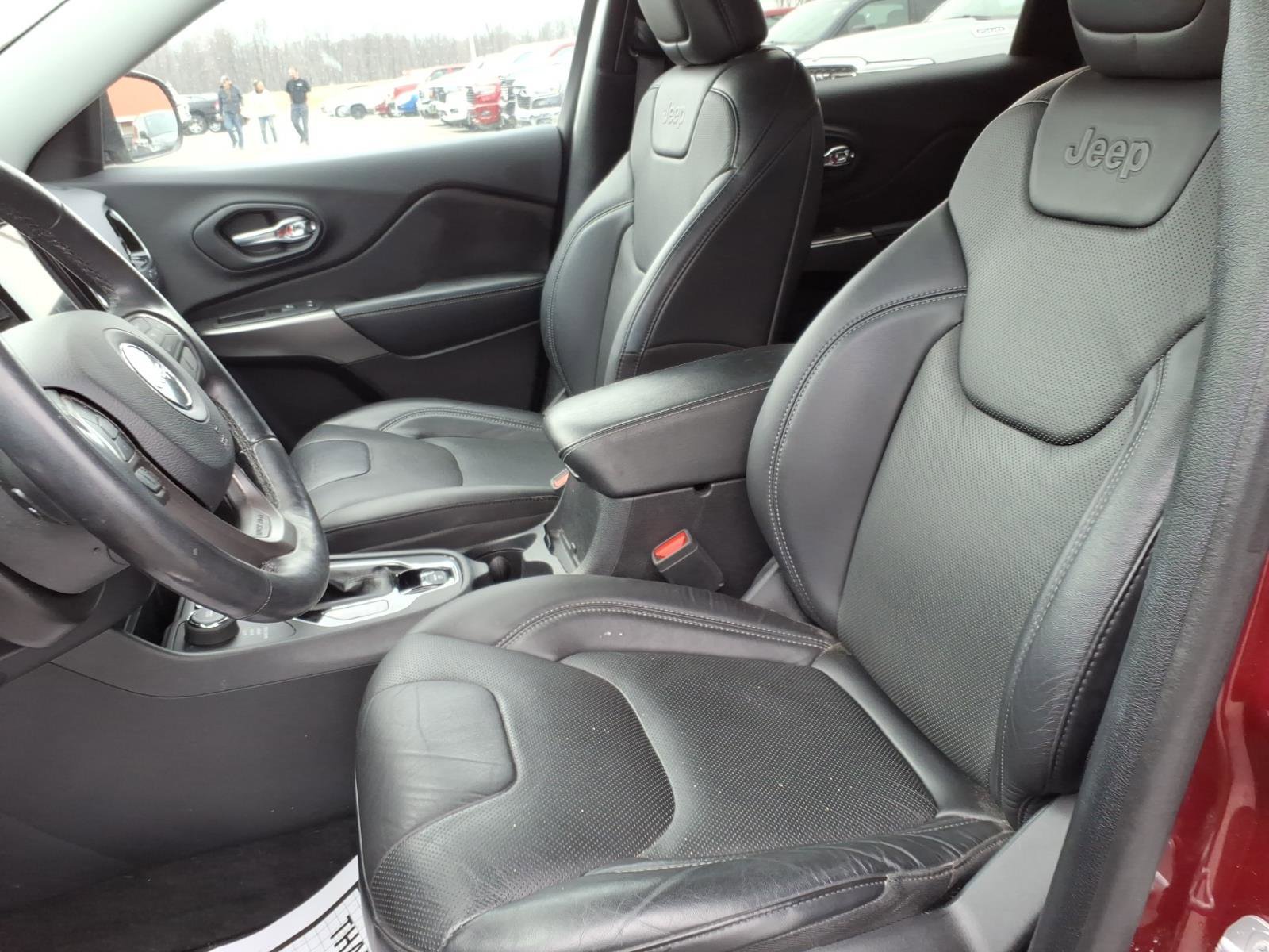 Used 2020 Jeep Cherokee Limited AWD/4WD image 13