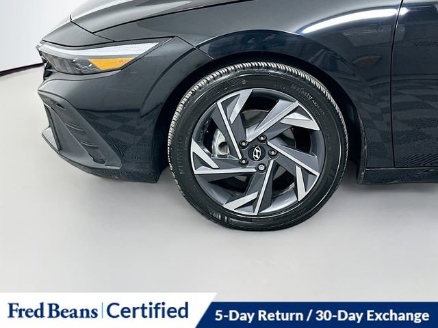 Certified 2025 Hyundai Elantra Sport image 30