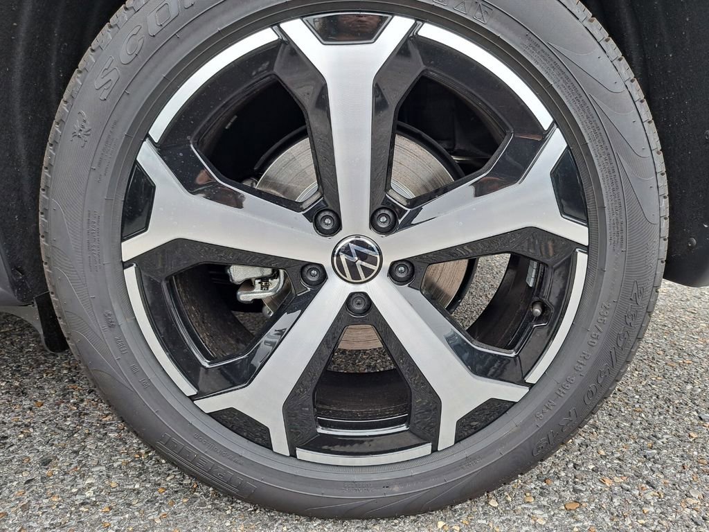 New 2026 Volkswagen Tiguan SE image 25