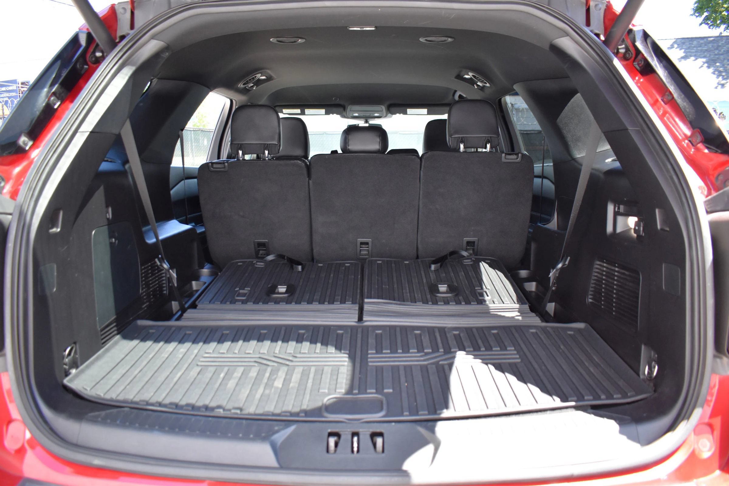 Used 2020 Ford Explorer XLT w/ Equipment Group 202A AWD/4WD image 52