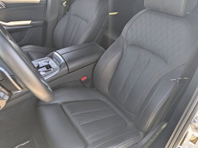 Used 2025 BMW X7 M60i w/ Climate Comfort Package AWD/4WD image 22