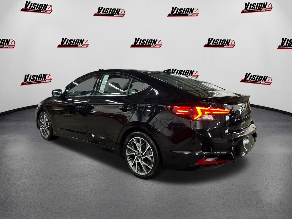 Used 2019 Hyundai Elantra Limited image 7