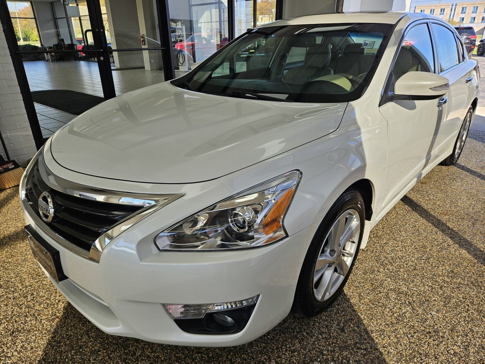 Used 2013 Nissan Altima 2.5 SL FWD image 5