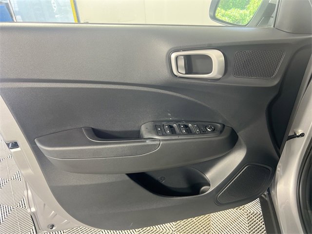 New 2025 Hyundai Venue SEL image 25