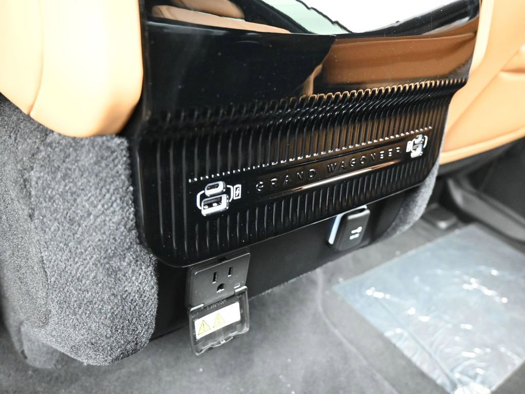 Used 2024 Jeep Grand Wagoneer Series III w/ Quick Order Packagew 28T image 39