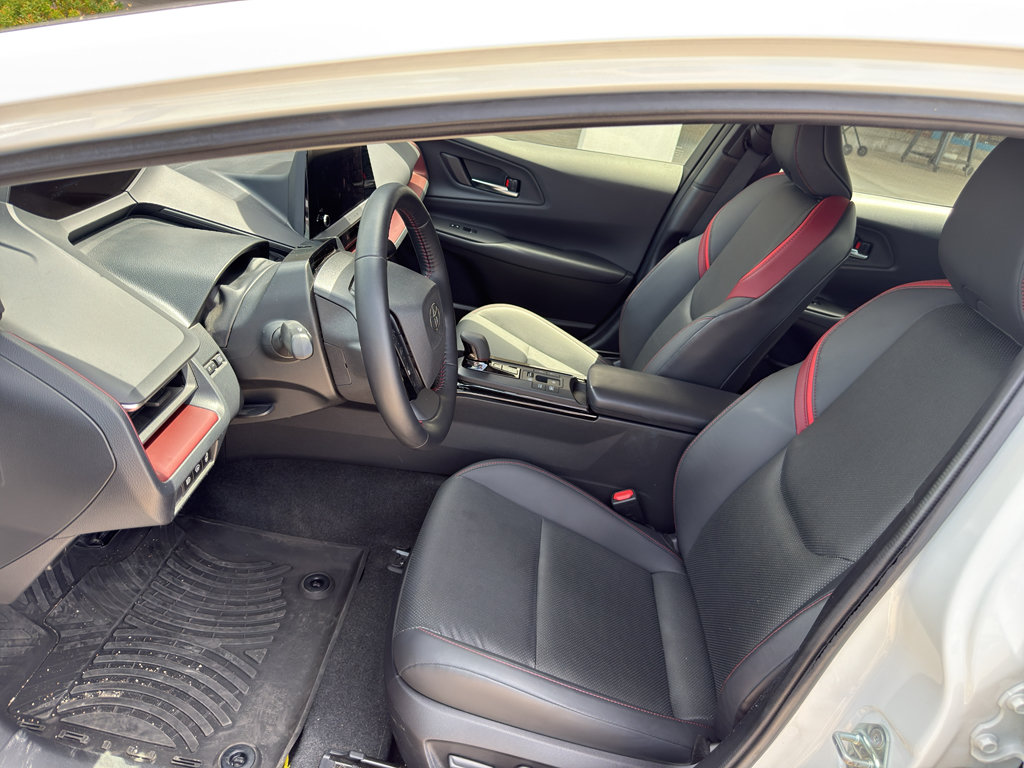 Used 2023 Toyota Prius Prime FWD image 10