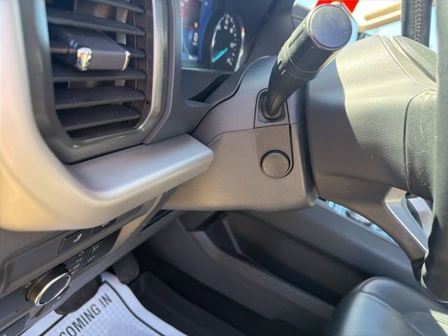 Used 2024 Ford Expedition XLT image 27