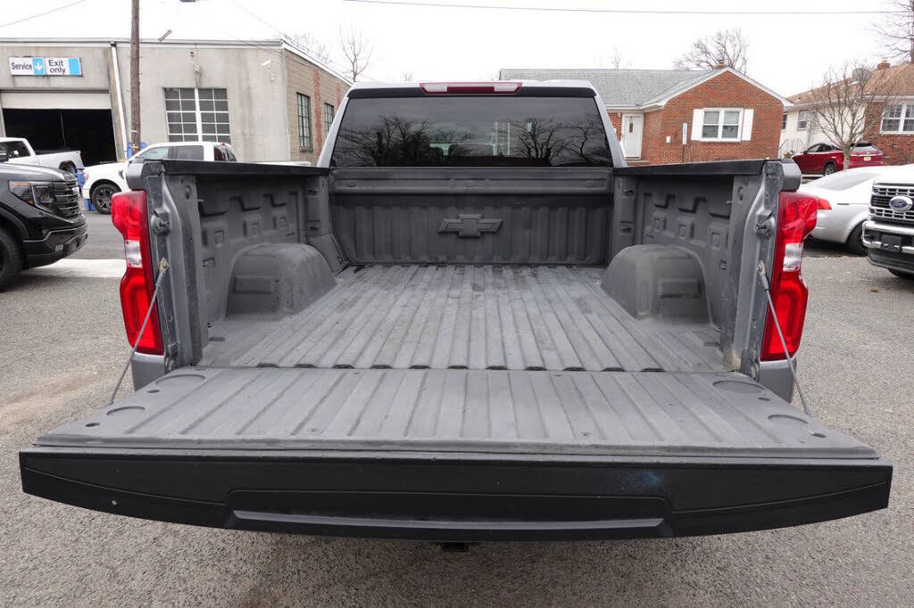 Used 2021 Chevrolet Silverado 1500 Custom w/ LPO, Dark Essentials Package AWD/4WD image 23