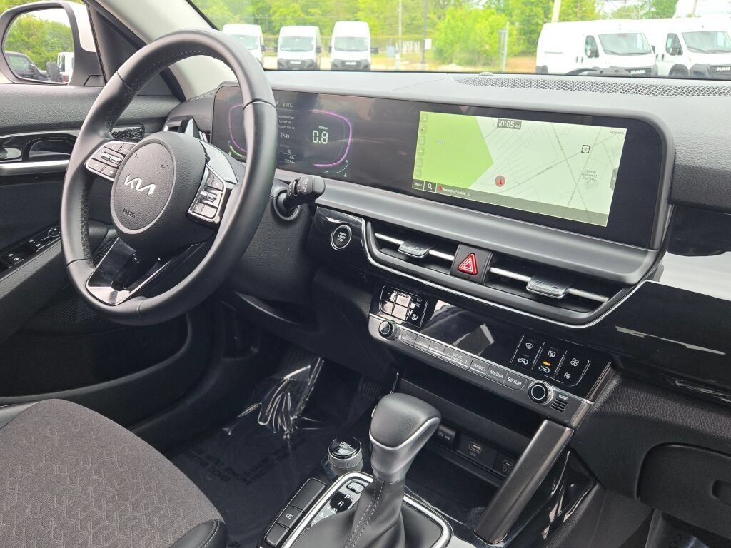 Used 2025 Kia Seltos S FWD image 9