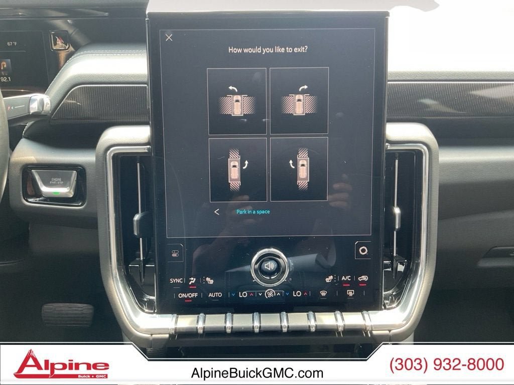 Used 2025 GMC Yukon Elevation AWD/4WD image 11