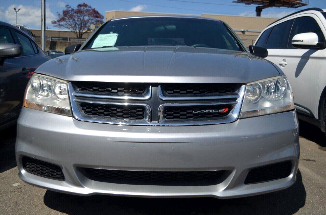 Used 2013 Dodge Avenger SE image 3