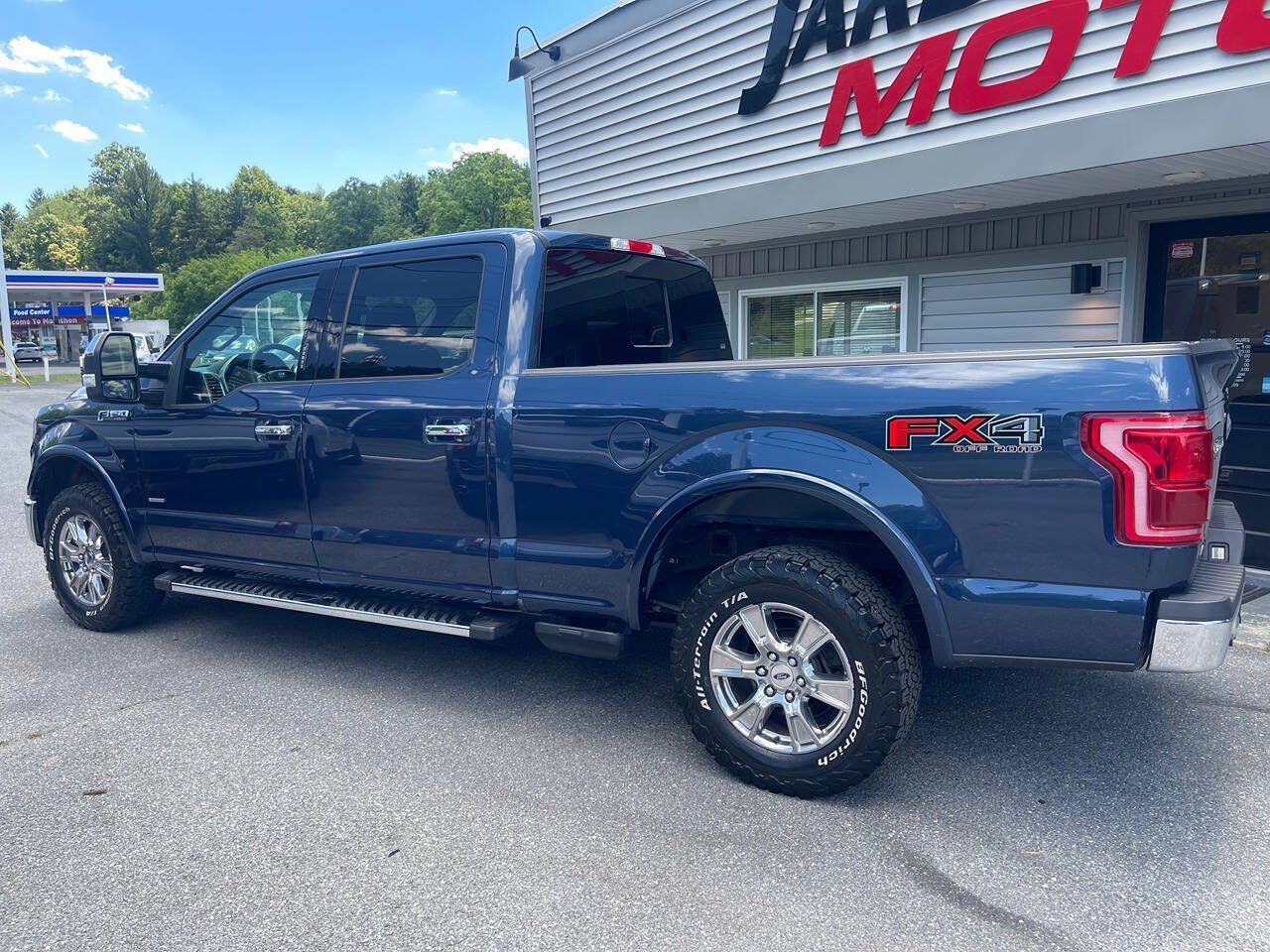 Used 2015 Ford F150 Lariat w/ Equipment Group 502A Luxury AWD/4WD image 4