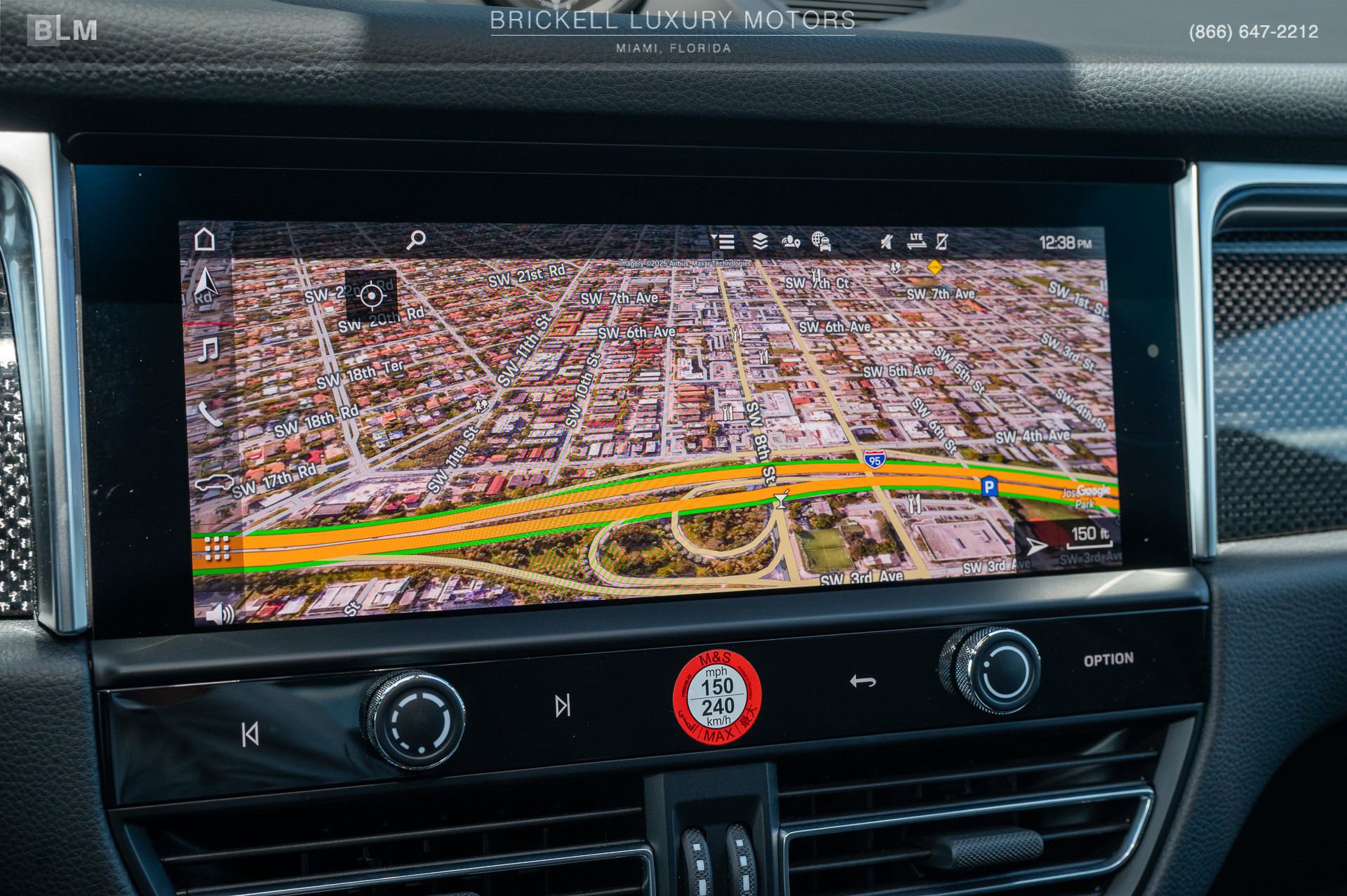 Used 2024 Porsche Macan image 37