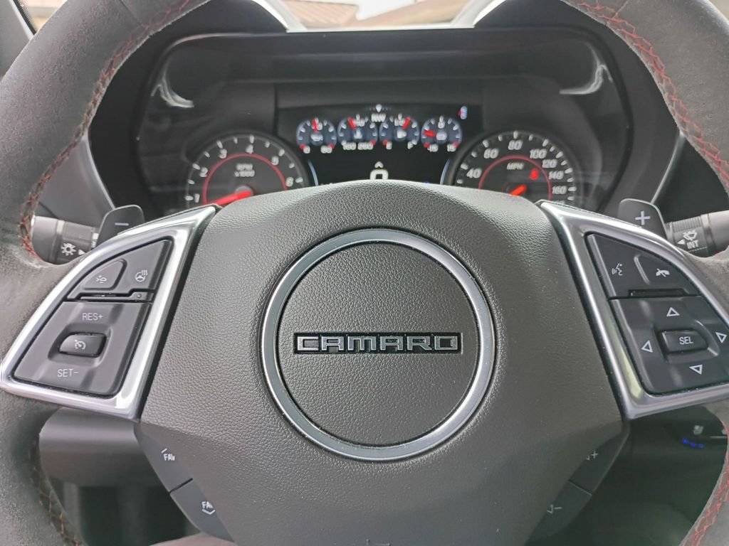 Used 2022 Chevrolet Camaro ZL1 RWD image 15