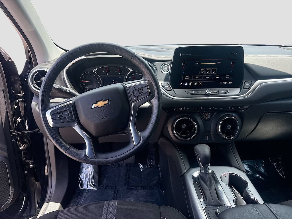 Used 2025 Chevrolet Blazer LT FWD image 23