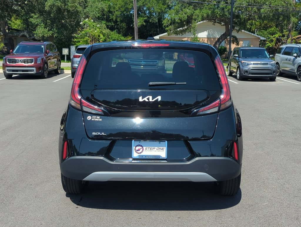 Used 2024 Kia Soul LX w/ Option Group 015 FWD image 6