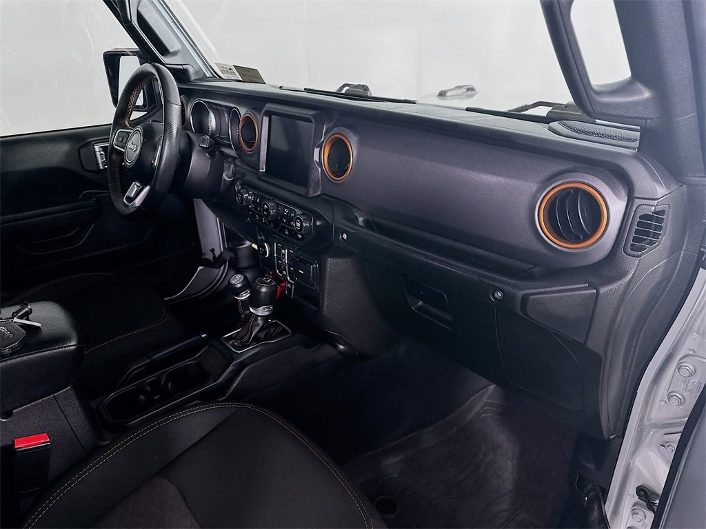 Used 2023 Jeep Gladiator Mojave w/ Cold Weather Group image 31