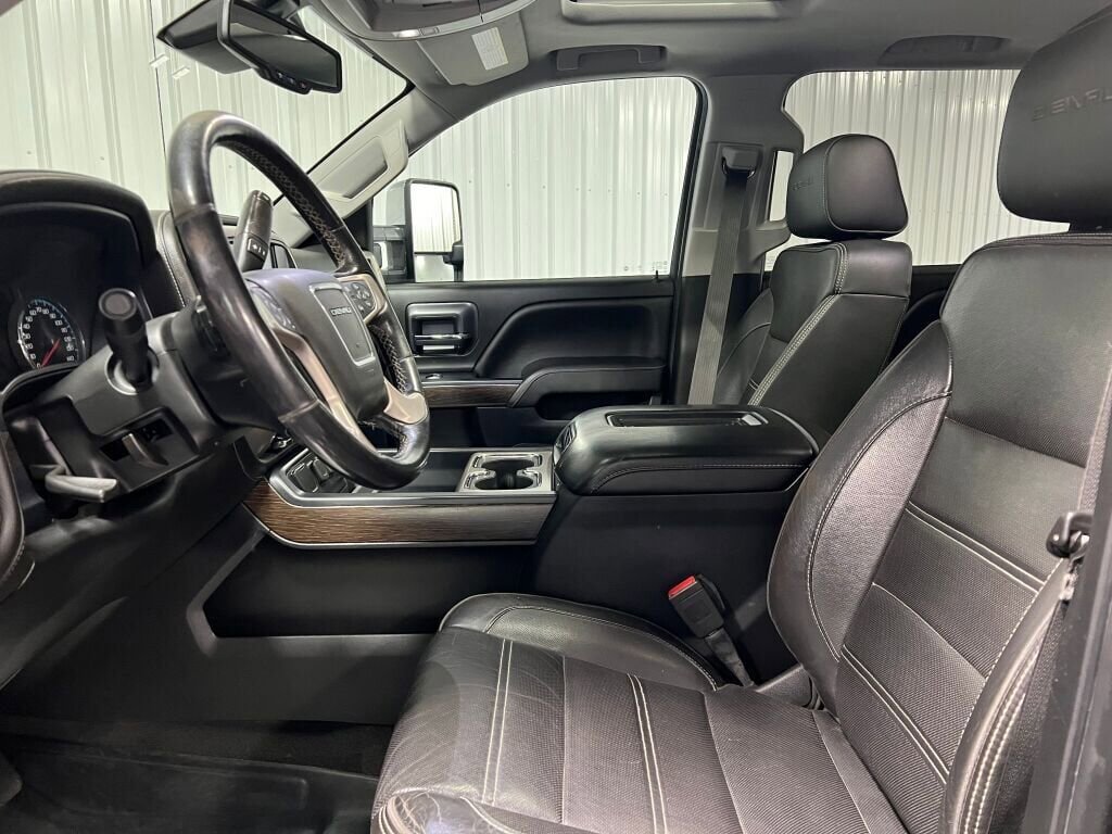 Used 2019 GMC Sierra 2500 Denali w/ Duramax Plus Package image 5