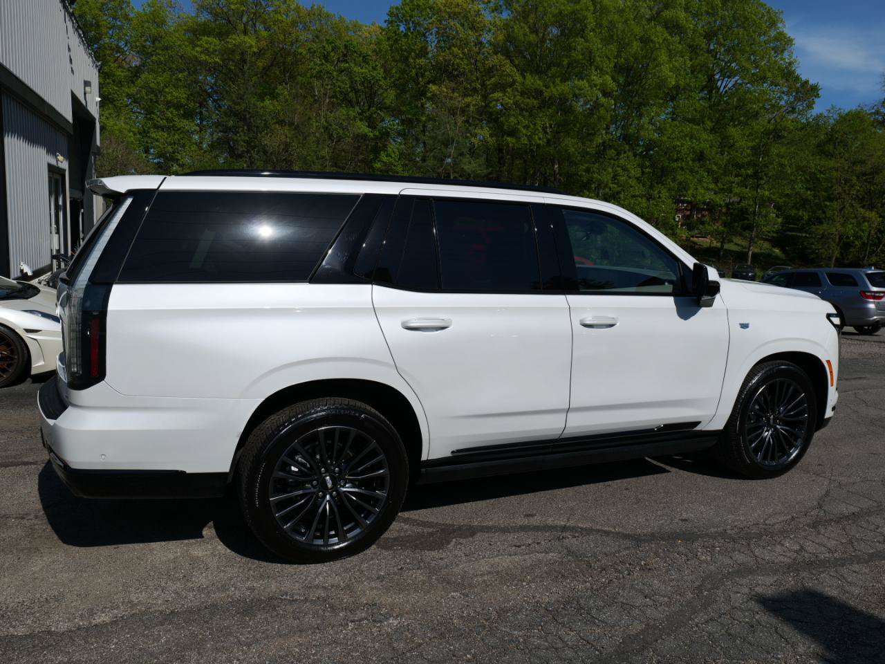 Used 2025 Cadillac Escalade Sport Platinum w/ LPO, Floor Liner Package AWD/4WD image 5