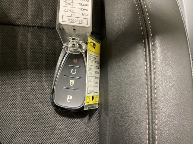 Used 2022 Chevrolet Trax LT w/ LT Convenience Package image 22