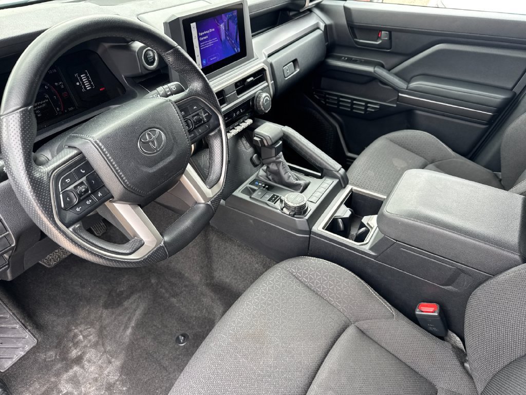 Used 2025 Toyota 4Runner SR5 AWD/4WD image 10