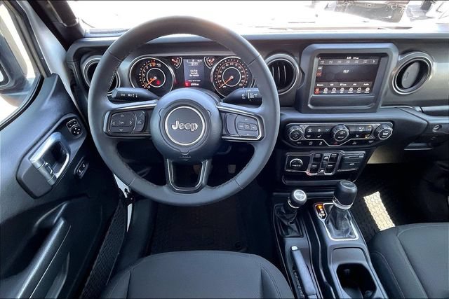 Used 2023 Jeep Gladiator Sport AWD/4WD image 5