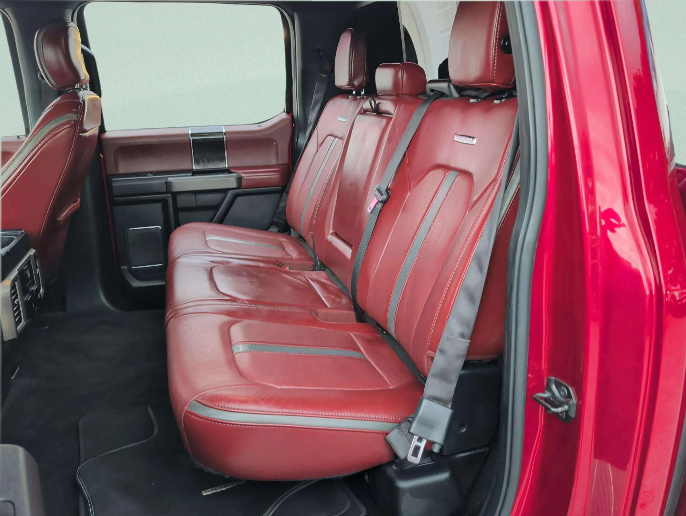 Used 2018 Ford F150 Platinum w/ Equipment Group 701A Luxury RWD image 29