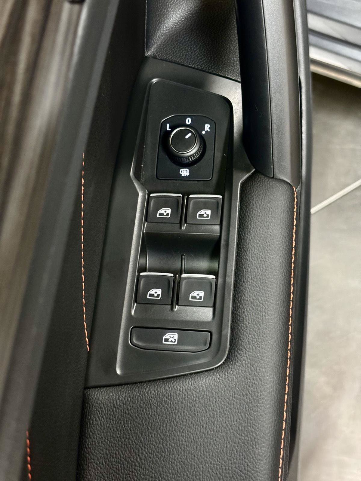 Used 2024 Volkswagen Tiguan Wolfsburg Edition AWD/4WD image 11