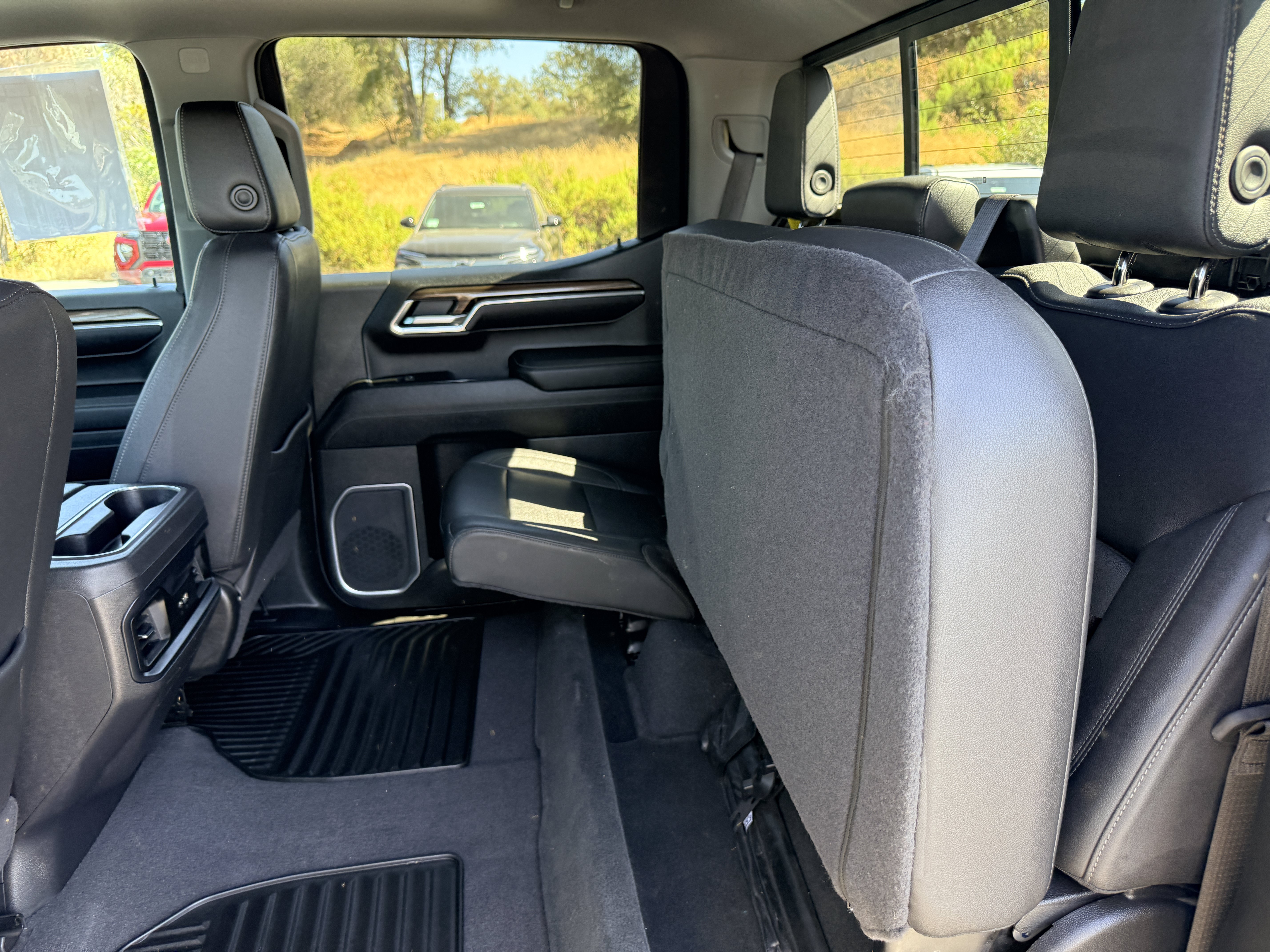 Used 2023 Chevrolet Silverado 1500 LT Trail Boss w/ LT Trail Boss Premium Package AWD/4WD image 14