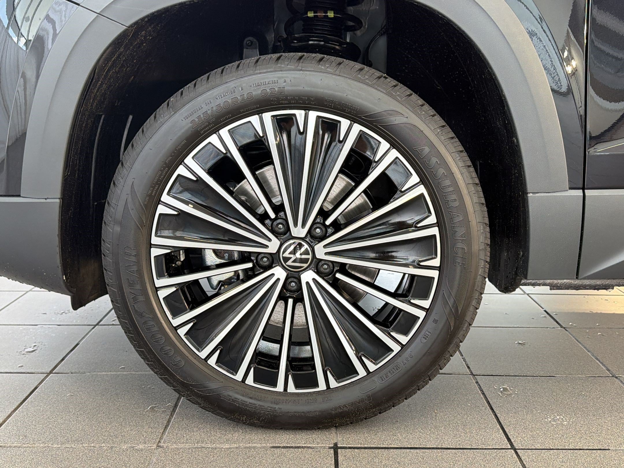 New 2026 Volkswagen Taos SE FWD image 12