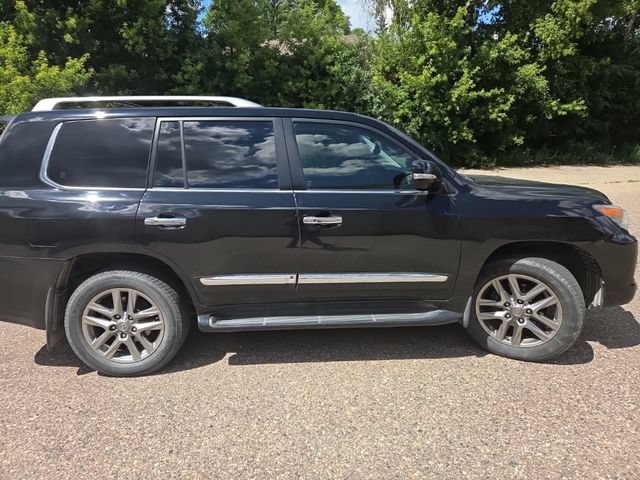 Used 2013 Lexus LX 570 4WD w/ Luxury Pkg image 19