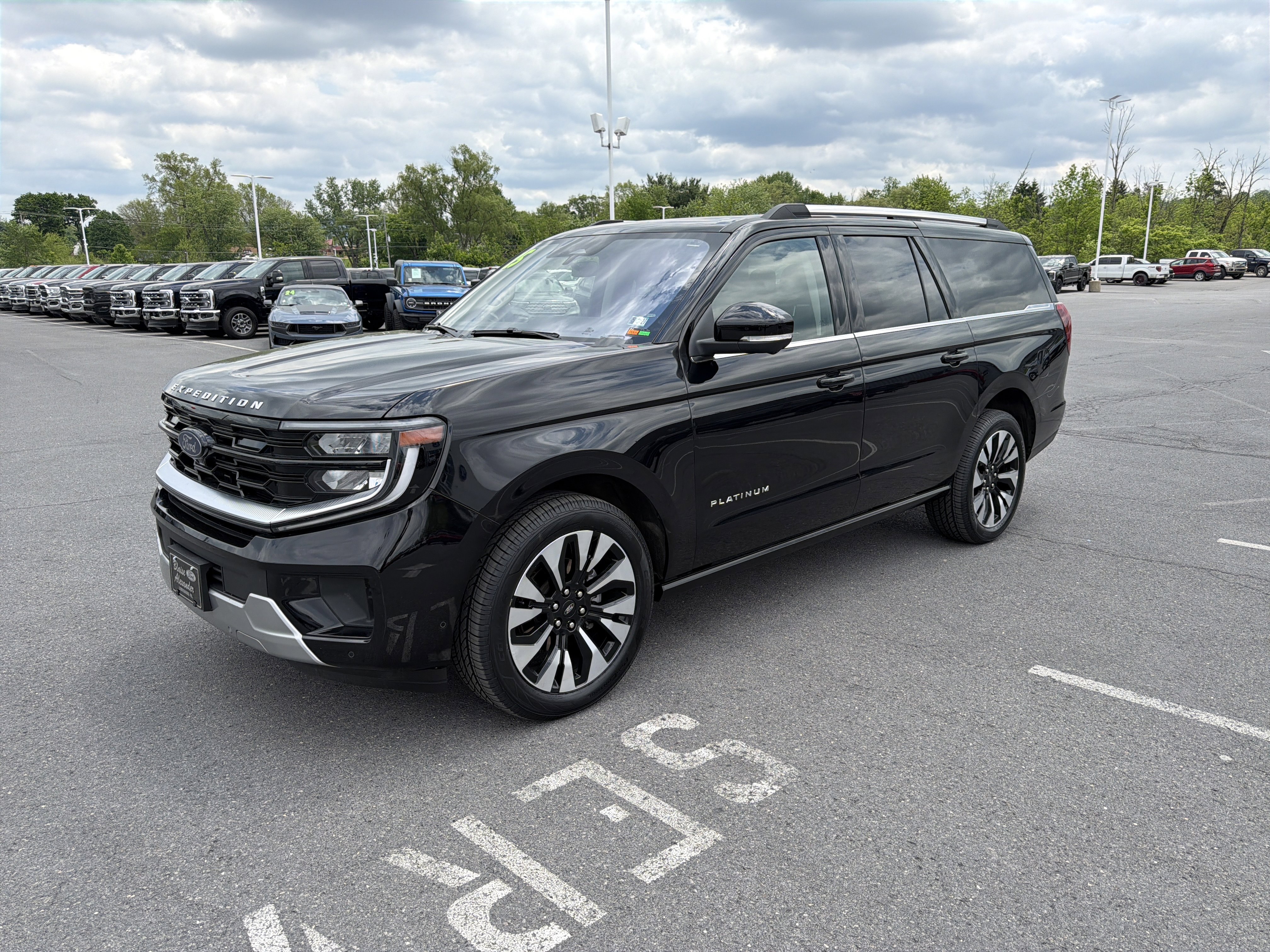 Used 2025 Ford Expedition Max Platinum w/ Driver's Package AWD/4WD image 8