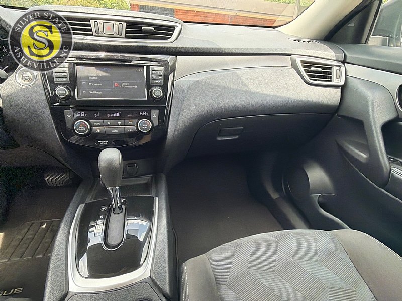 Used 2015 Nissan Rogue SV w/ SV Premium Package AWD/4WD image 22