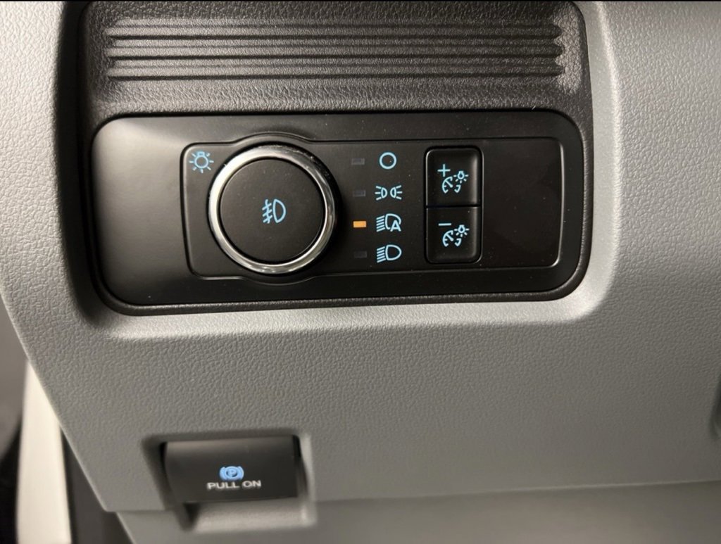 New 2025 Ford F550 4x4 Regular Cab Super Duty image 23