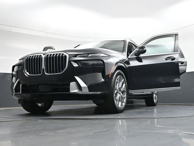 Used 2026 BMW X7 xDrive40i AWD/4WD image 47