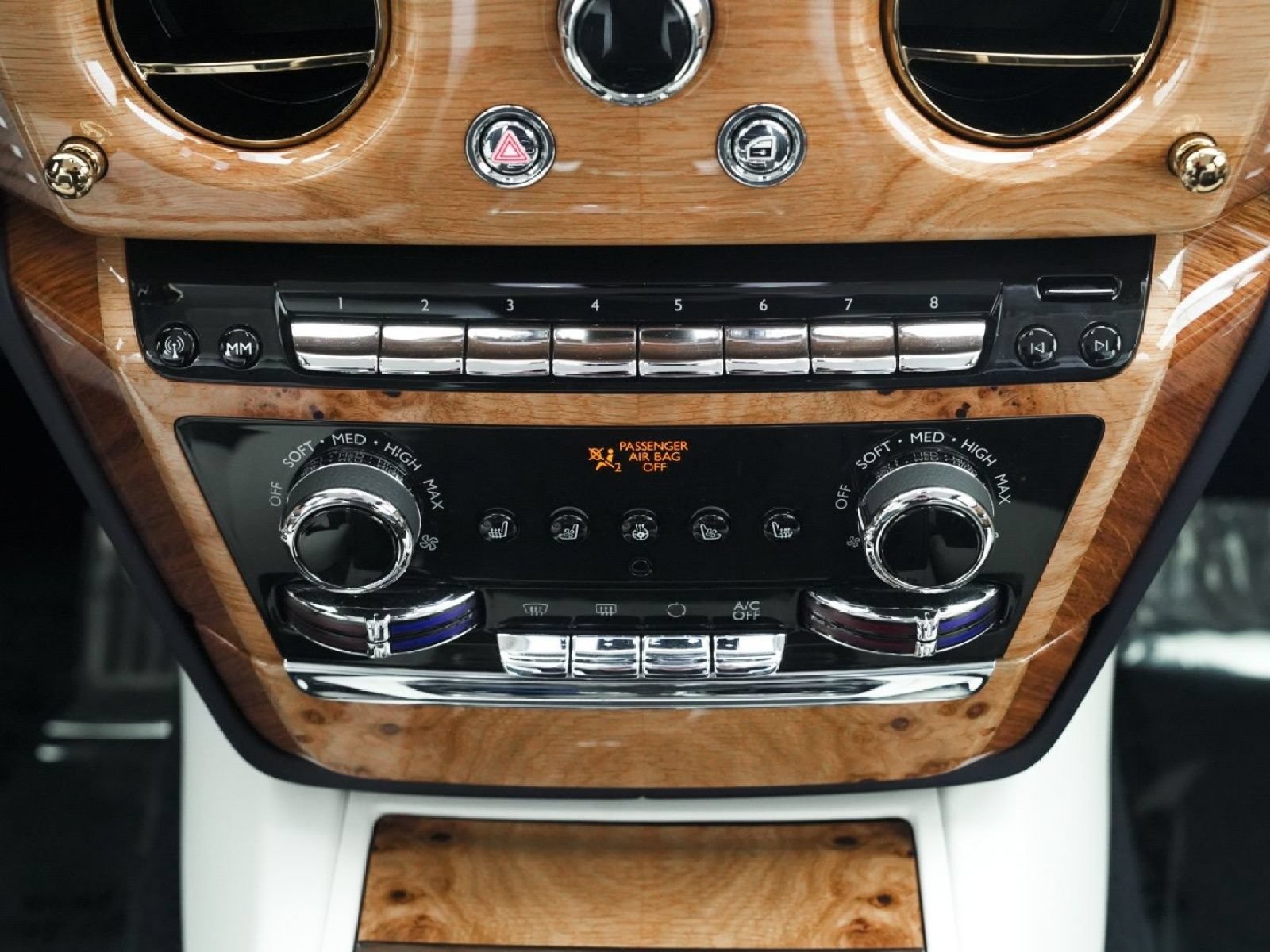 New 2026 Rolls-Royce Phantom Sedan RWD image 24