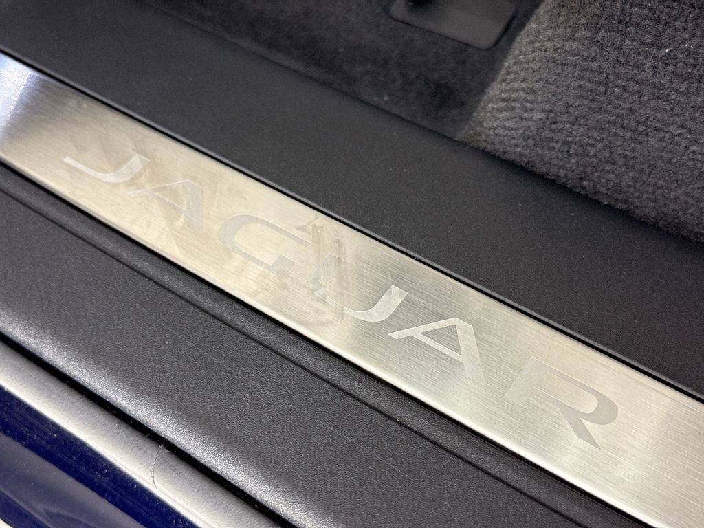 Used 2025 Jaguar F-PACE R-Dynamic S image 18