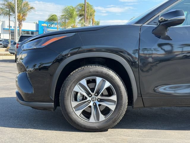 Used 2023 Toyota Highlander XLE FWD image 24