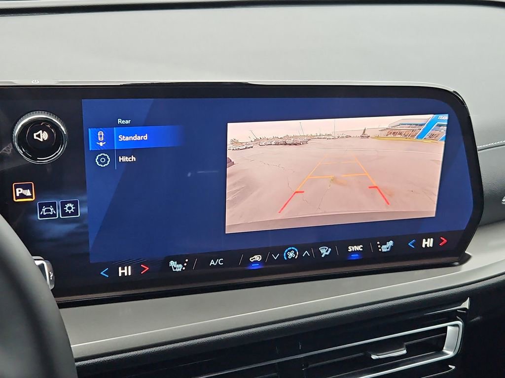 New 2026 Chevrolet Traverse LT image 19