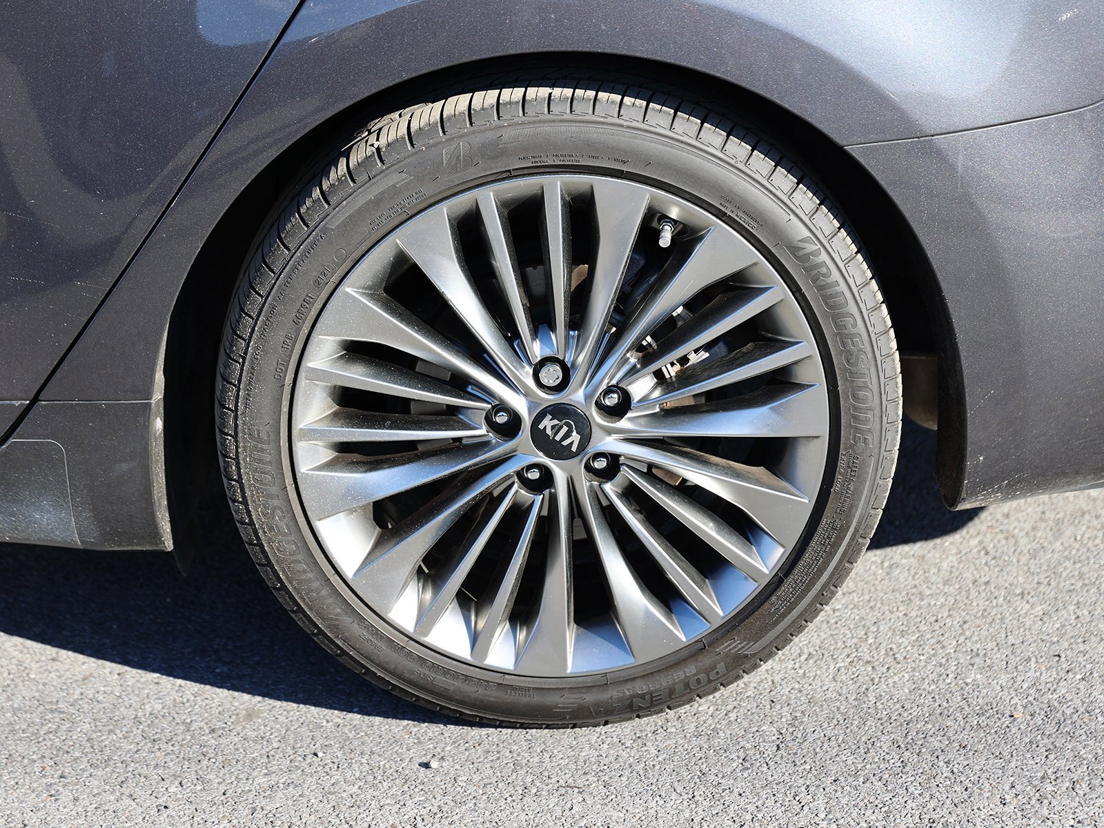 Used 2018 Kia Cadenza Limited w/ Paint Protection Package image 9