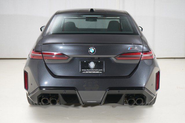 Used 2025 BMW M5 w/ Executive Package image 13