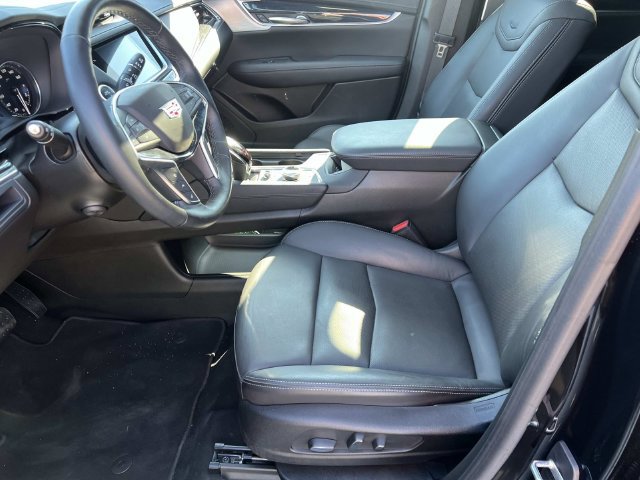 Certified 2024 Cadillac XT5 Premium Luxury w/ LPO, Floor Liner Package AWD/4WD image 18
