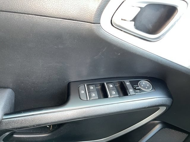 Used 2024 Kia Soul LX w/ Option Group 015 FWD image 25