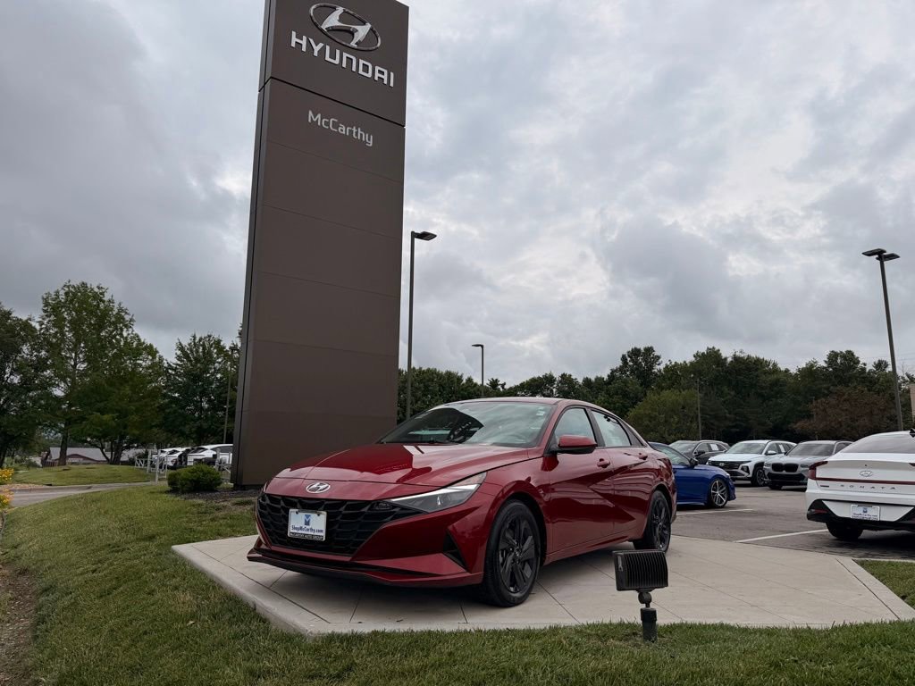 Used 2023 Hyundai Elantra Blue FWD image 1