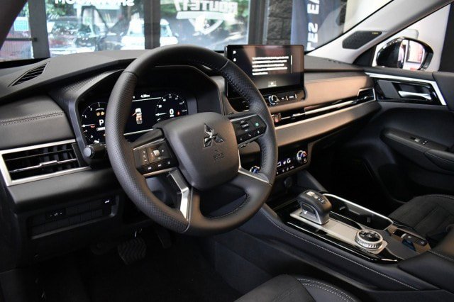 New 2026 Mitsubishi Outlander SE AWD/4WD image 31