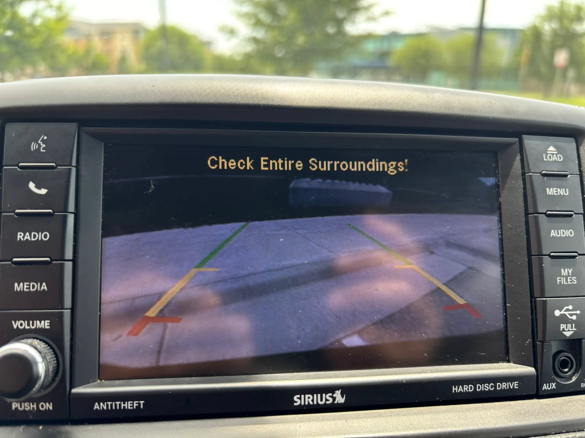 Used 2018 Dodge Grand Caravan SXT w/ Blacktop Package FWD image 17